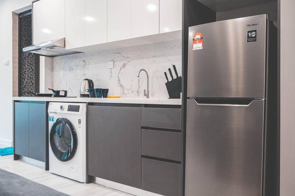 Binjai 8- 3beds Family Suite#7min To Klcc#netflix Pangsapuri