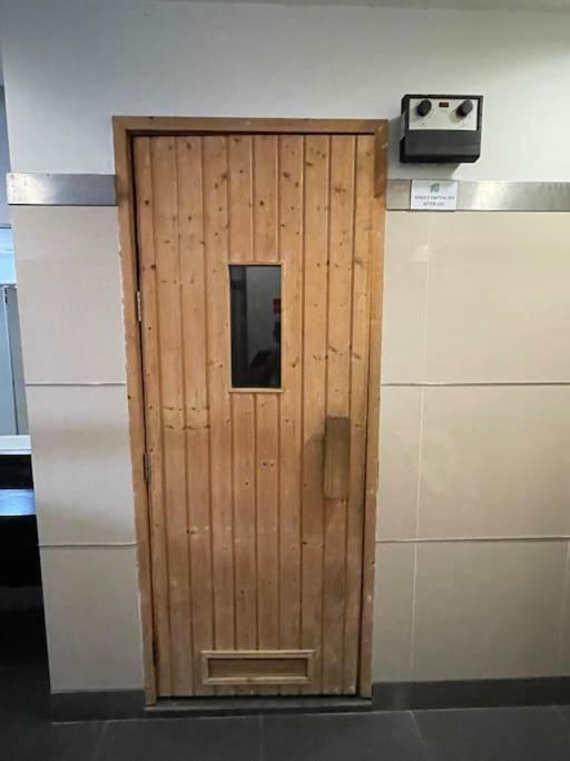 Binjai 8- 3beds Family Suite#7min To Klcc#netflix Pangsapuri *